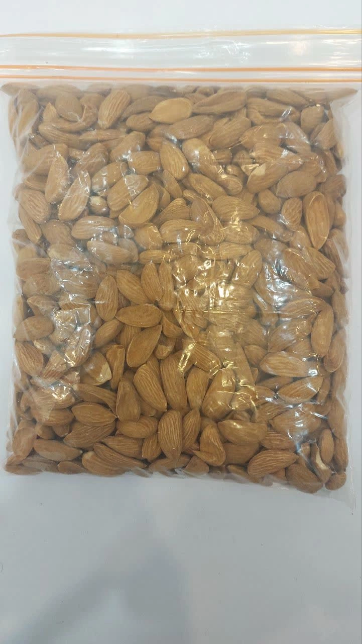 مغز بادام مامایی نیم کیلویی