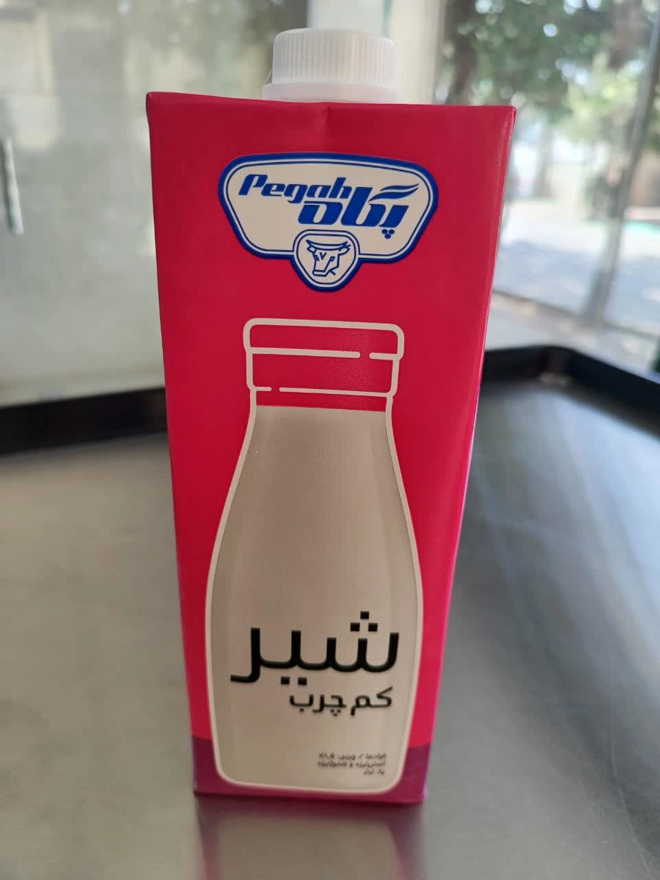 شیر کم چرب 1 لیتری پگاه
