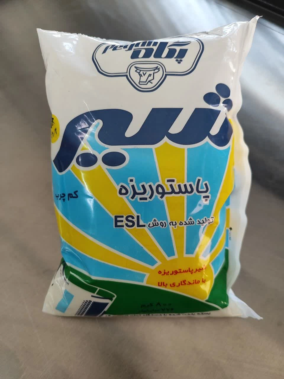 شیر کم چرب نایلونی 800 گرمی پگاه