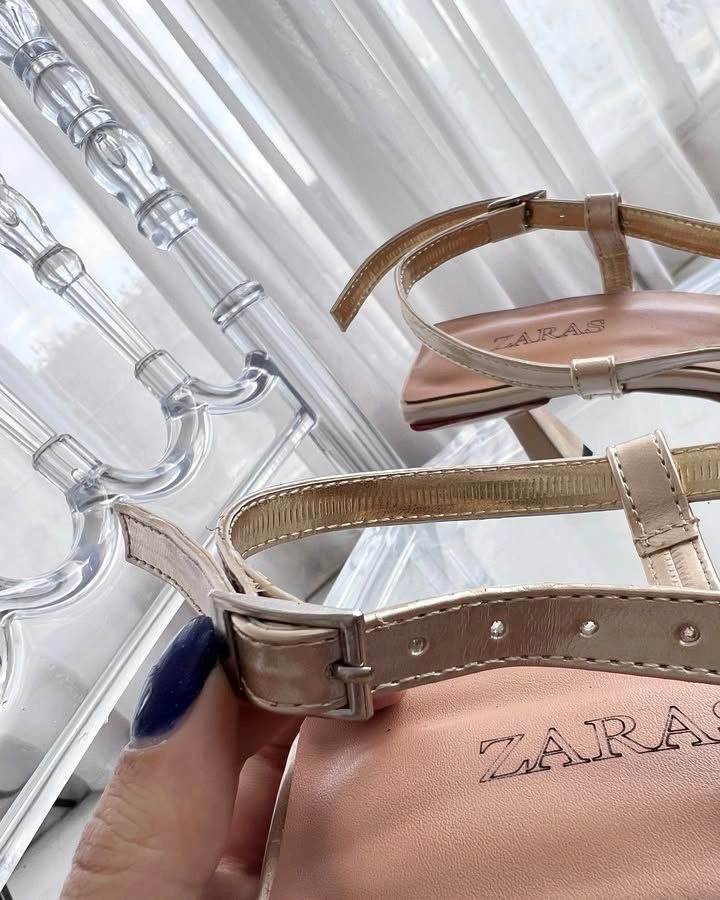 کفش دستک دار نگین مربع ، مدل ونوس